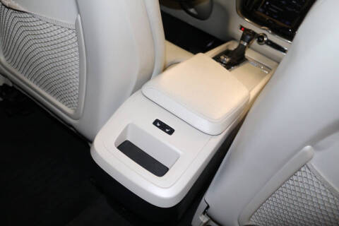 2019 Volvo XC60 T5 Momentum