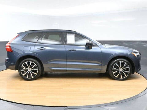 2024 Volvo XC60 B5 Plus Dark Theme