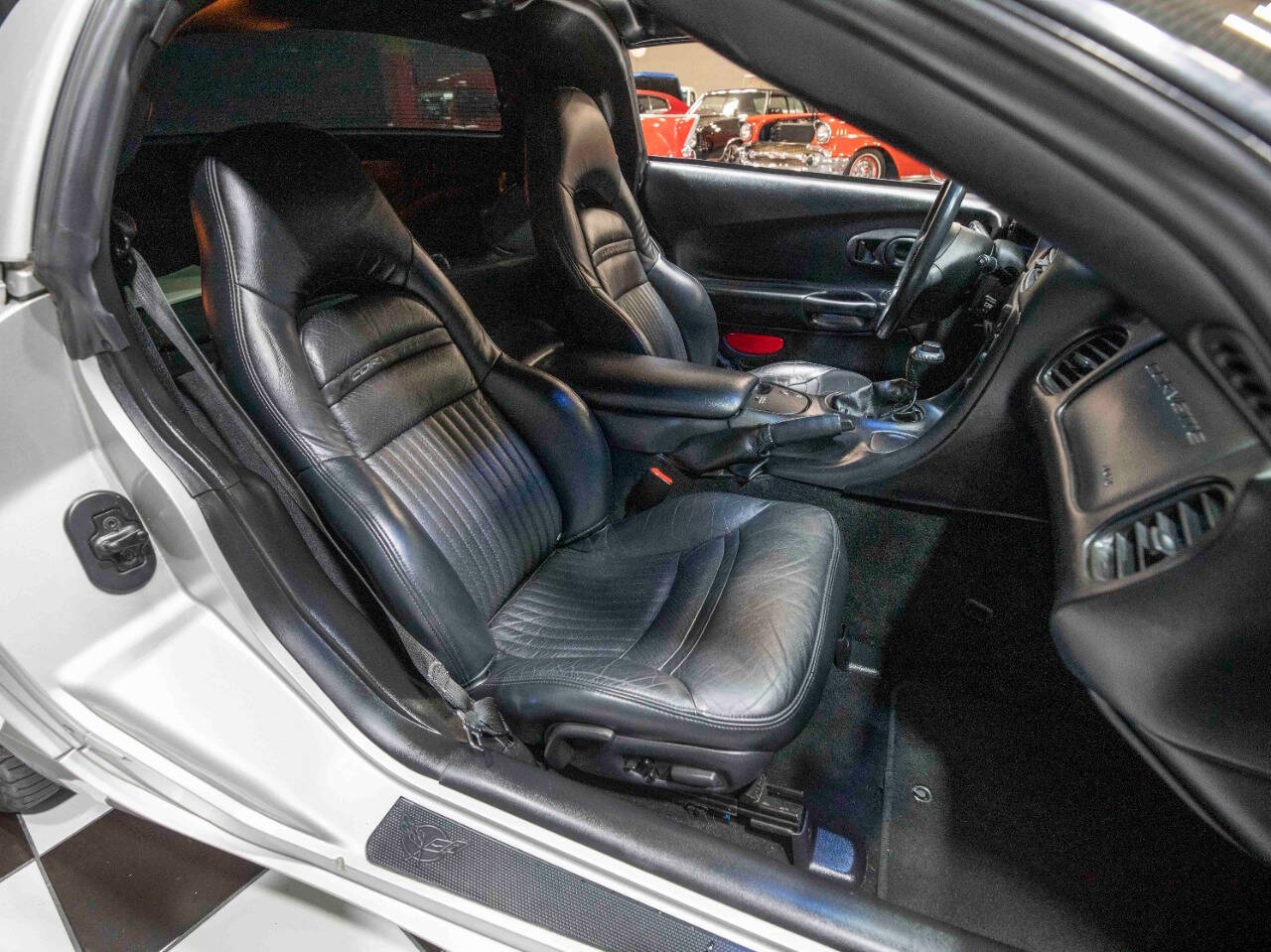 2004 Chevrolet Corvette 4