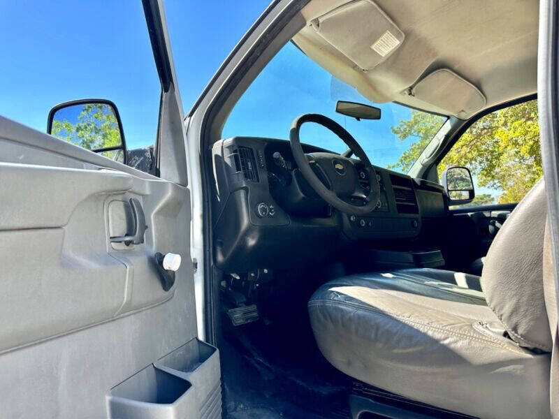 2013 Chevrolet Express  - $18,995