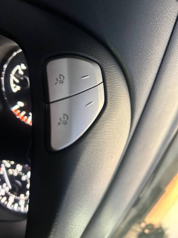 2017 Nissan Pathfinder SV