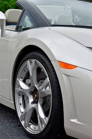 2010 Lamborghini Gallardo Base photo 15