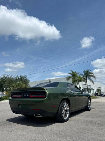 2022 Dodge Challenger SXT