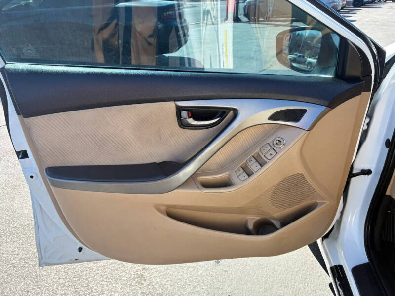 2012 Hyundai Elantra