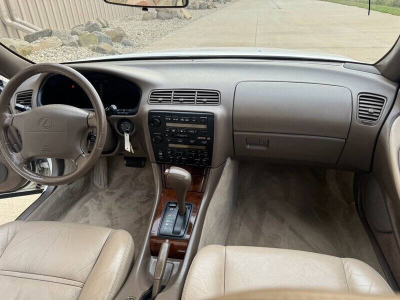 1995 Lexus ES null photo 24