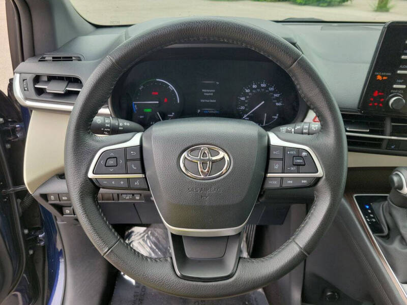 2023 Toyota Sienna XLE 7-Passenger