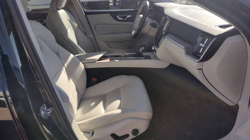 2019 Volvo S60 T5 Momentum