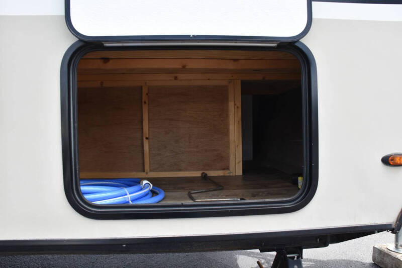 2019 Pacific Coachworks Mighty Lite Mini