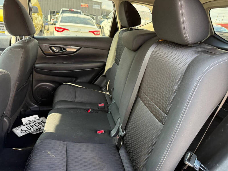 2018 Nissan Rogue SV