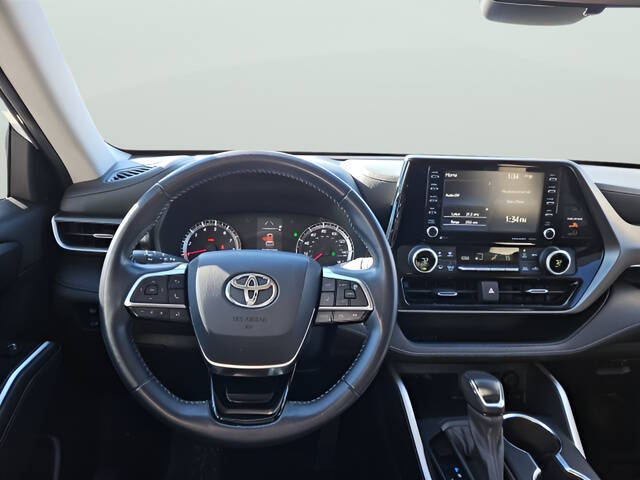 2021 Toyota Highlander LE