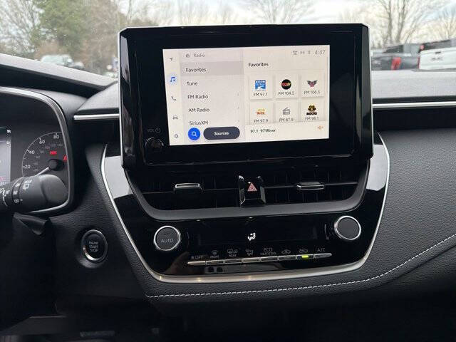 2024 Toyota Corolla Hatchback SE