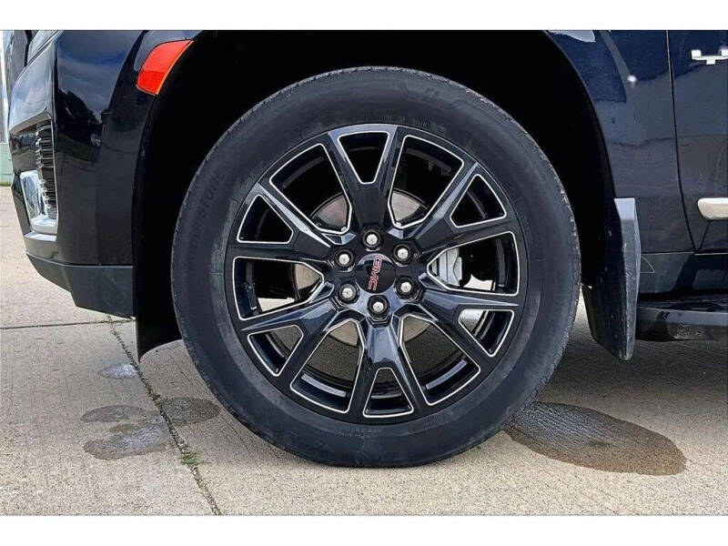 2024 GMC Yukon SLT