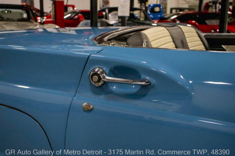 1957 Ford Thunderbird