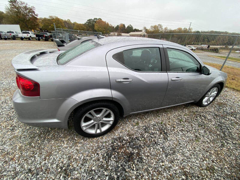 Dodge Avenger's photo