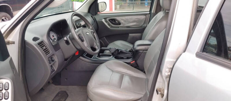2005 Ford Escape XLT