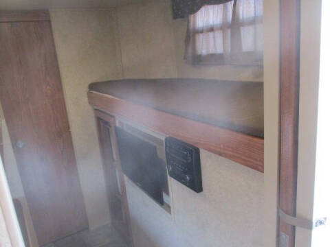 2016 Forest River Flagstaff Vlite 30WTBSK