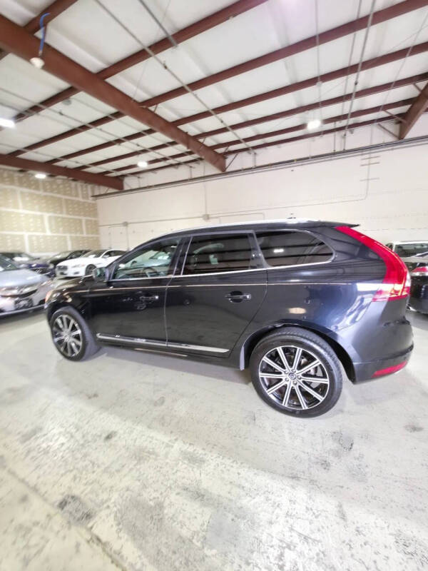 2015 Volvo XC60 T6 Platinum