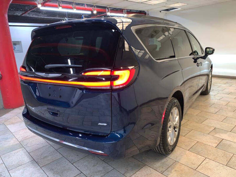 2022 Chrysler Pacifica Touring L