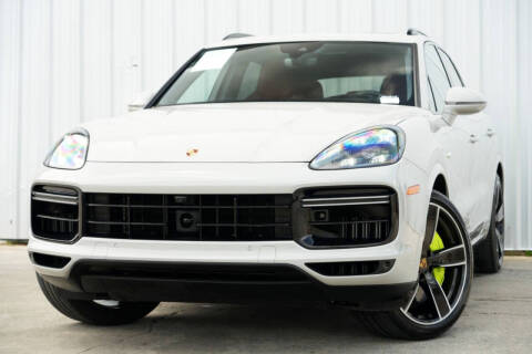 2022 Porsche Cayenne Turbo S E-Hybrid