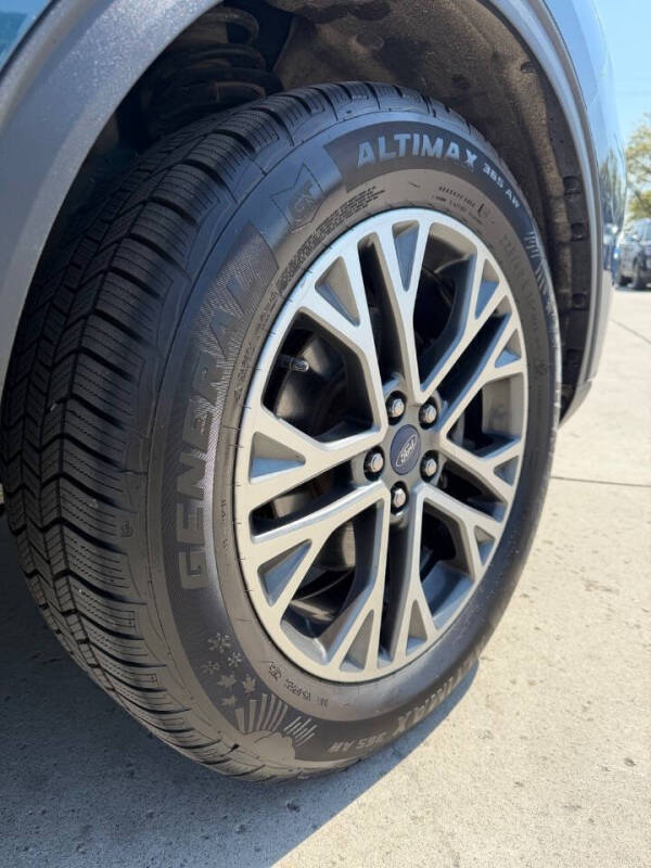2020 Ford Escape SEL