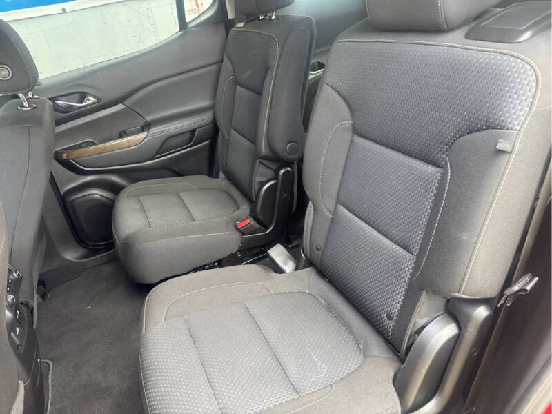 2023 GMC Acadia SLE