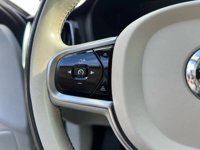 2021 Volvo S60 T5 Momentum