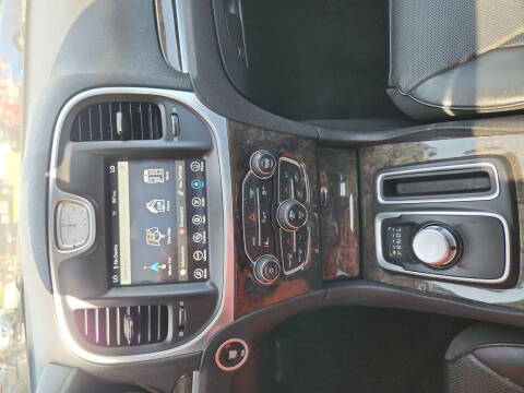 2017 Chrysler 300 C
