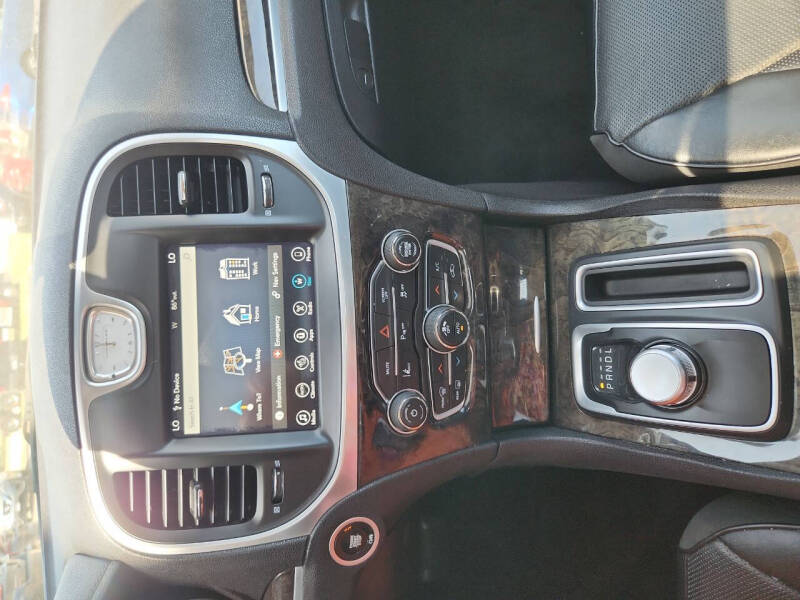 2017 Chrysler 300 C