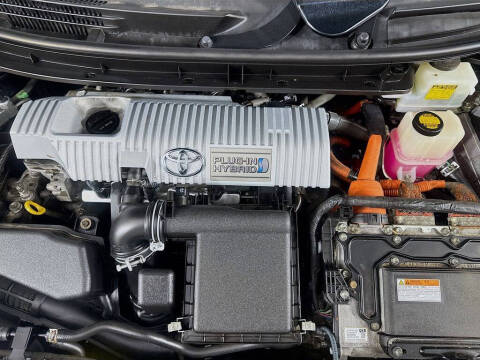 2014 Toyota Prius Plug-in Hybrid Advanced