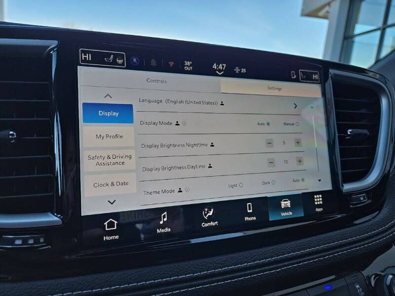 2026 Chrysler Pacifica Select