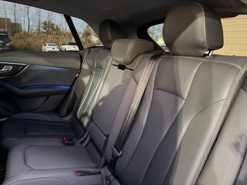 2019 Audi Q8 quattro Premium Plus 55 TFSI