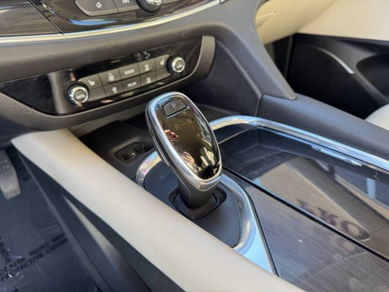 2018 Buick Enclave Essence