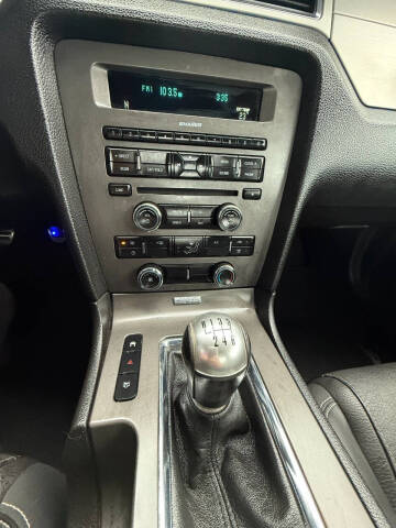 2011 Ford Mustang V6 Premium