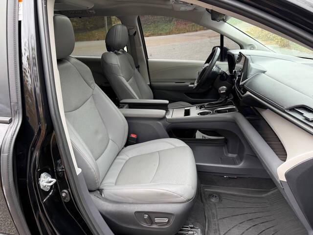 2023 Toyota Sienna Limited 7-Passenger