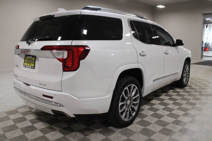 2023 GMC Acadia Denali