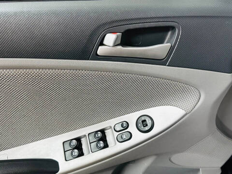 2013 Hyundai Accent GS