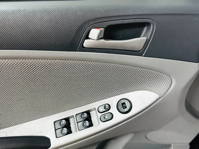 2013 Hyundai Accent GS