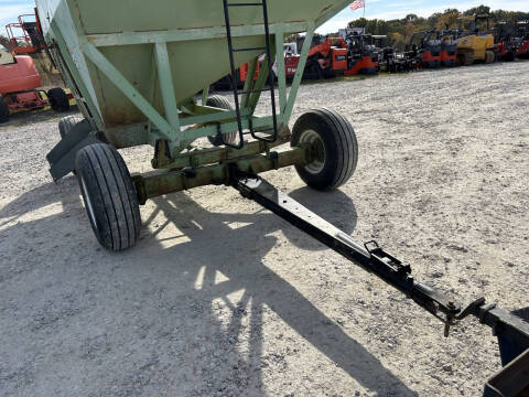 2026 Parker 2600 Gravity Wagon