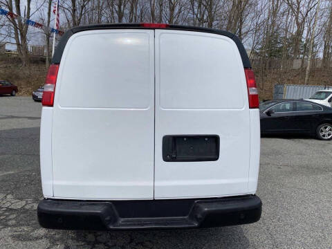 2023 Chevrolet Express 2500