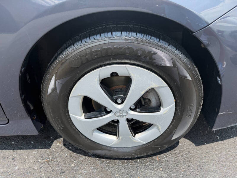 2010 Toyota Prius III