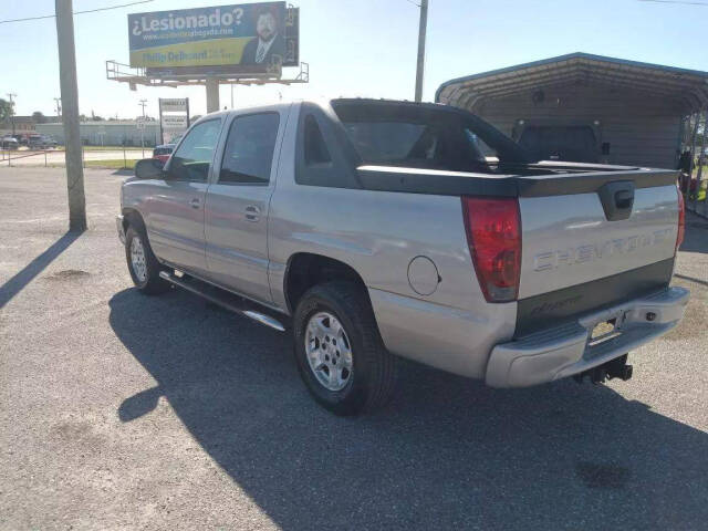 2006 Chevrolet Avalanche for sale at Outlet Auto Mall in Okeechobee, FL