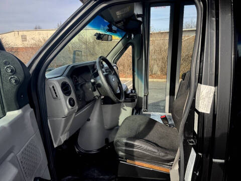 2017 Ford E-Series E-450 SD