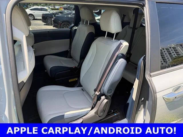 2025 Kia Carnival EX