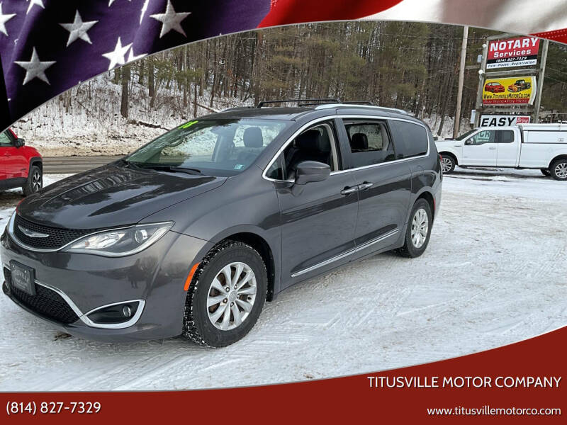 2018 Chrysler Pacifica Touring L's photo