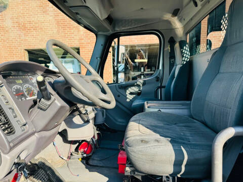 2008 Freightliner M2 106