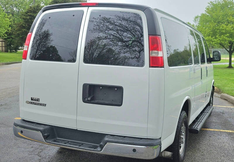 2017 Chevrolet Express LT 2500
