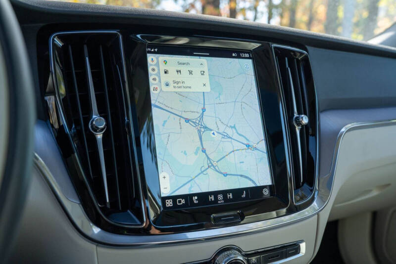 2024 Volvo S60 B5 Core Dark Theme