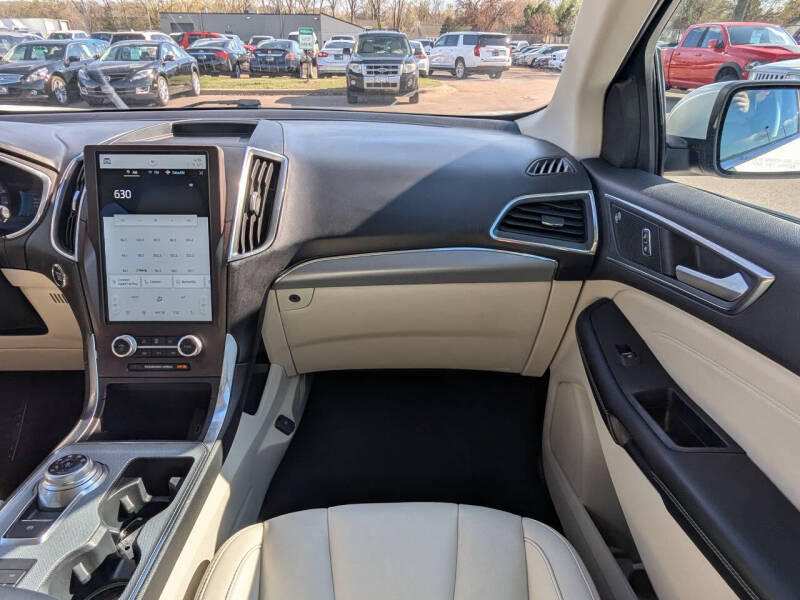 2021 Ford Edge Titanium