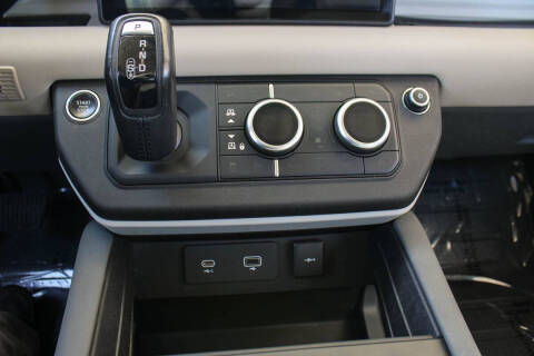 2021 Land Rover Defender 110 SE