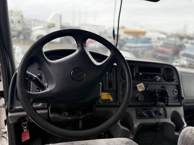 2018 Freightliner M2 106
